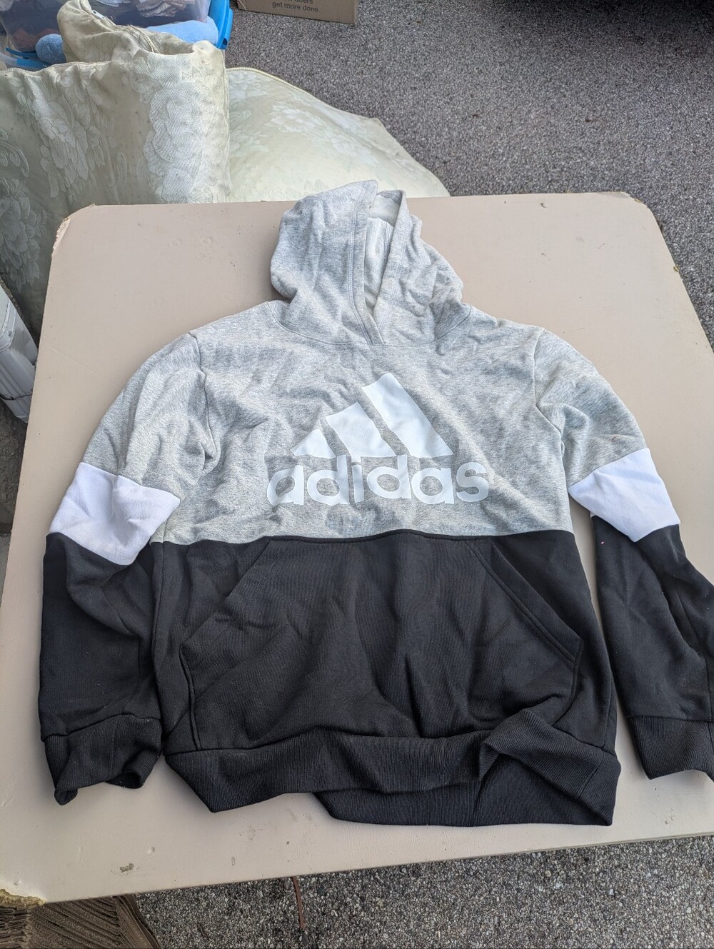 Adidas Boys Large 14/16 hoody